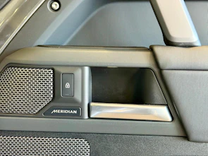 Fahrzeugbild LAND ROVER Defender 90 3.0 D I6 300 X-Dynamic SE