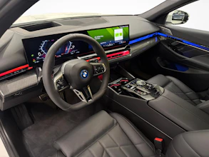https://vehicle.imgix.net/4314245/c5e6f5d9-8303-4823-a9d7-ab1223d0800c.jpg