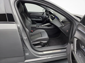 Fahrzeugbild PEUGEOT 308 SW 1.6 PHEV 180 GT