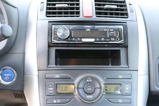 Toyota Auris 1.8 HSD Linea Luna