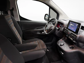 https://vehicle.imgix.net/4314417/2b9a1c1d-911a-48dc-8b55-0ac5439db777.jpg