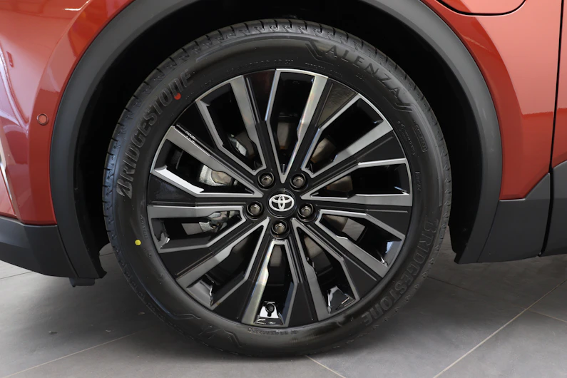 image du véhicule TOYOTA C-HR+