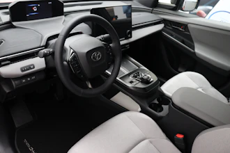https://vehicle.imgix.net/4314558/b27543c9-e7db-4f1e-9118-ef2c05be7e7a.JPG