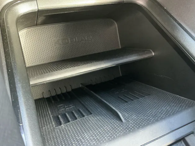 Škoda Kodiaq 2.0 TSI 204 PS 4x4 SELECTION *** PANORAMAGLASDACH, ANHÄNGEKUPPLUNG & 7 SITZER ***