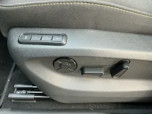Škoda Kodiaq 2.0 TSI 204 PS 4x4 SELECTION *** PANORAMAGLASDACH, ANHÄNGEKUPPLUNG & 7 SITZER ***