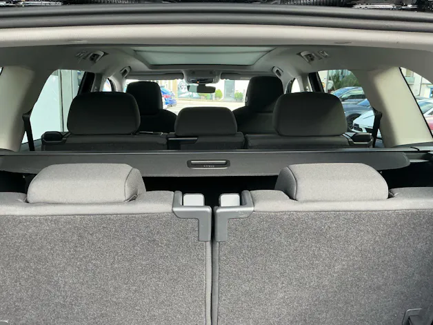 Škoda Kodiaq 2.0 TSI 204 PS 4x4 SELECTION *** PANORAMAGLASDACH, ANHÄNGEKUPPLUNG & 7 SITZER ***