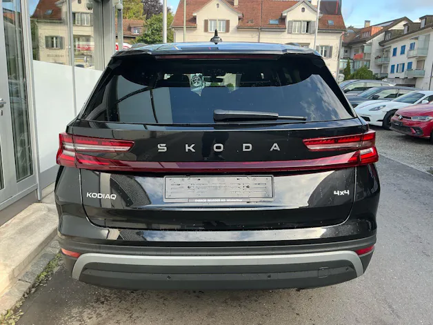 Škoda Kodiaq 2.0 TSI 204 PS 4x4 SELECTION *** PANORAMAGLASDACH, ANHÄNGEKUPPLUNG & 7 SITZER ***