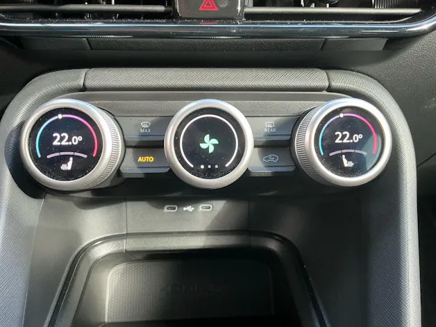 Škoda Kodiaq 2.0 TSI 204 PS 4x4 SELECTION *** PANORAMAGLASDACH, ANHÄNGEKUPPLUNG & 7 SITZER ***