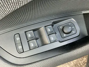 Škoda Kodiaq 2.0 TSI 204 PS 4x4 SELECTION *** PANORAMAGLASDACH, ANHÄNGEKUPPLUNG & 7 SITZER ***