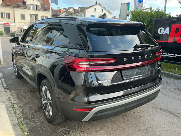 Škoda Kodiaq 2.0 TSI 204 PS 4x4 SELECTION *** PANORAMAGLASDACH, ANHÄNGEKUPPLUNG & 7 SITZER ***