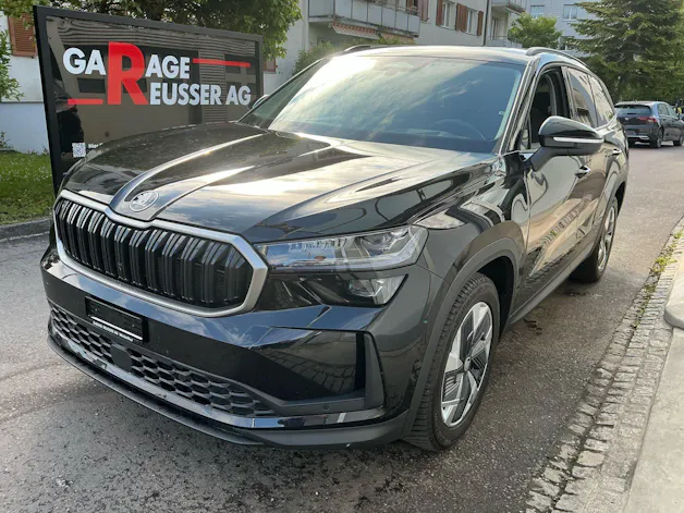 Škoda Kodiaq 2.0 TSI 204 PS 4x4 SELECTION *** PANORAMAGLASDACH, ANHÄNGEKUPPLUNG & 7 SITZER ***