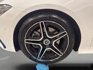 Mercedes-Benz CLA 200 - AMG / DISTRONIC / Rückfahrkamera / Leder / PRE SAFE