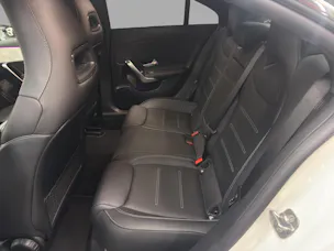 Mercedes-Benz CLA 200 - AMG / DISTRONIC / Rückfahrkamera / Leder / PRE SAFE