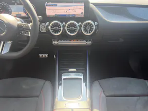 Mercedes-Benz GLA 220 4Matic 8G-DCT