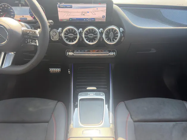 Mercedes-Benz GLA 220 4Matic 8G-DCT