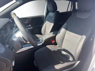 Mercedes-Benz GLA 220 4Matic 8G-DCT
