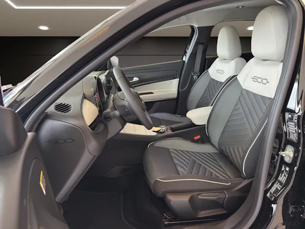 Fiat 600 1.2 Hybrid 145 La Prima