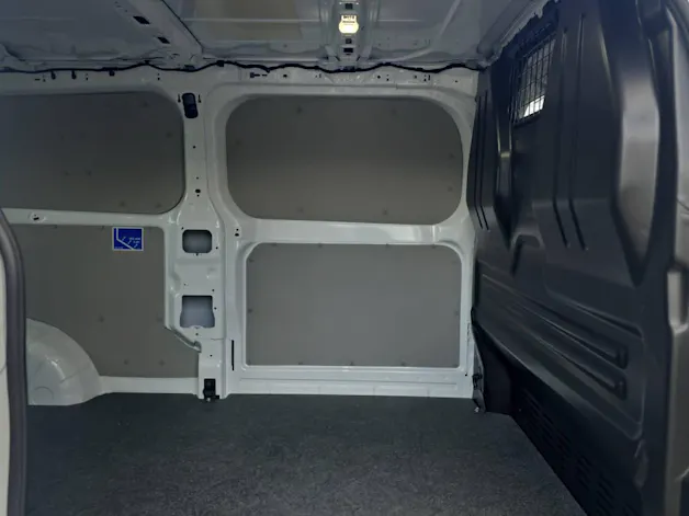 Ford Transit Custom Van 320 L2 2.5 Duratec 233 Trend PHEV