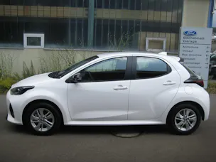 Mazda 2 Hybrid Centre-line