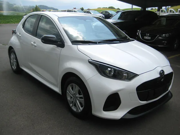 Mazda 2 Hybrid Centre-line