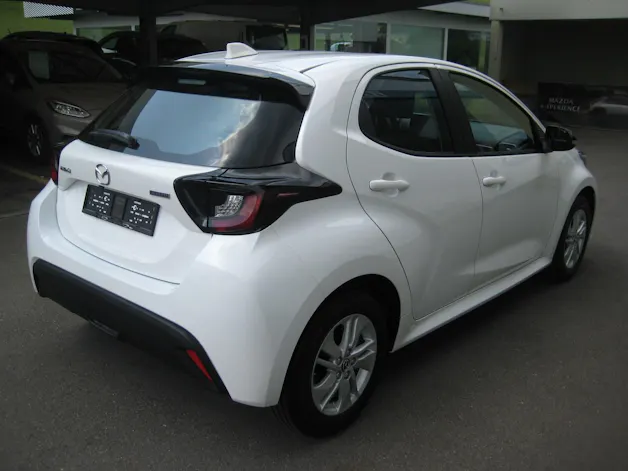 Mazda 2 Hybrid Centre-line