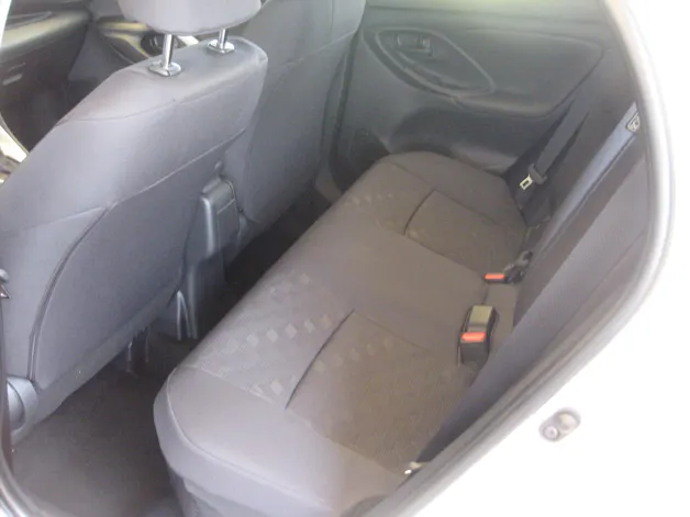 Mazda 2 Hybrid Centre-line