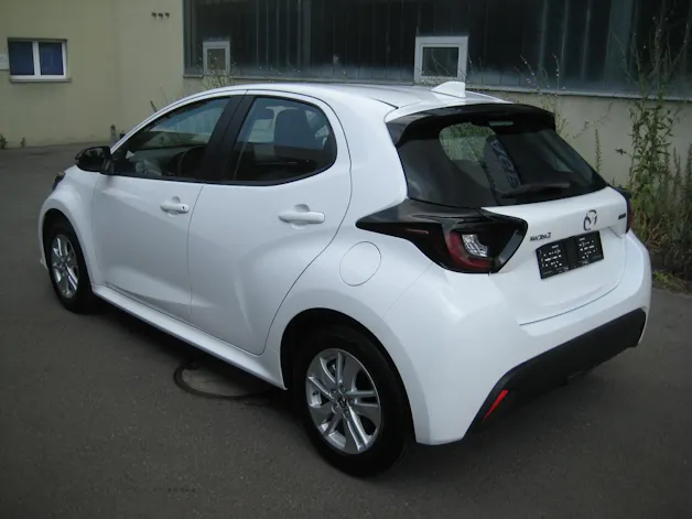 Mazda 2 Hybrid Centre-line