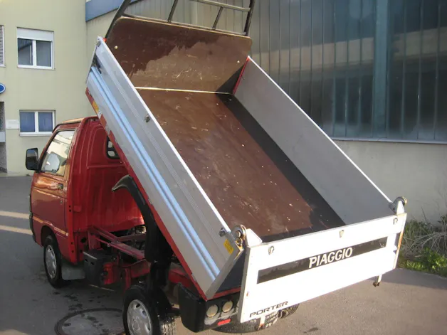Piaggio 1.3-16V 4x2 Kipper