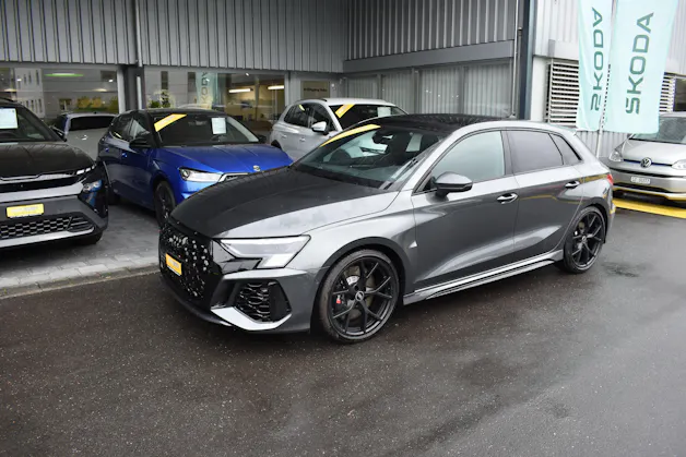 Audi RS3 Limousine 2.5 TSI quattro S-tronic