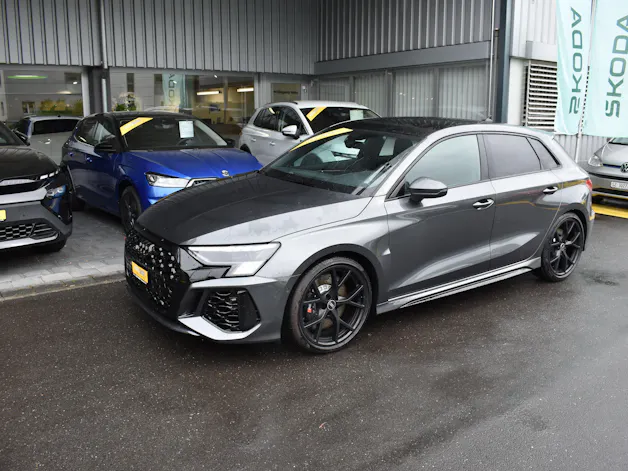 Audi RS3 Limousine 2.5 TSI quattro S-tronic