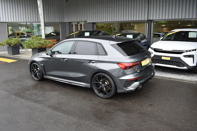 Audi RS3 Limousine 2.5 TSI quattro S-tronic