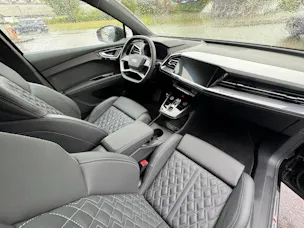 Audi Q4 e-tron 55 quattro Sportback S-line Black Edition Plus / 340 PS