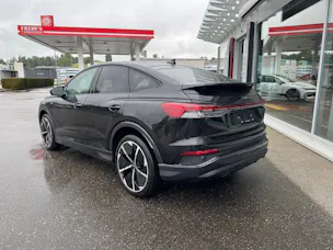 Audi Q4 e-tron 55 quattro Sportback S-line Black Edition Plus / 340 PS