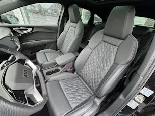 Audi Q4 e-tron 55 quattro Sportback S-line Black Edition Plus / 340 PS