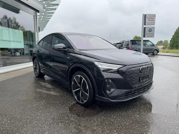 Audi Q4 e-tron 55 quattro Sportback S-line Black Edition Plus / 340 PS