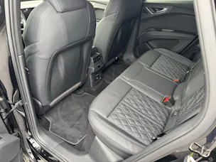 Audi Q4 e-tron 55 quattro Sportback S-line Black Edition Plus / 340 PS