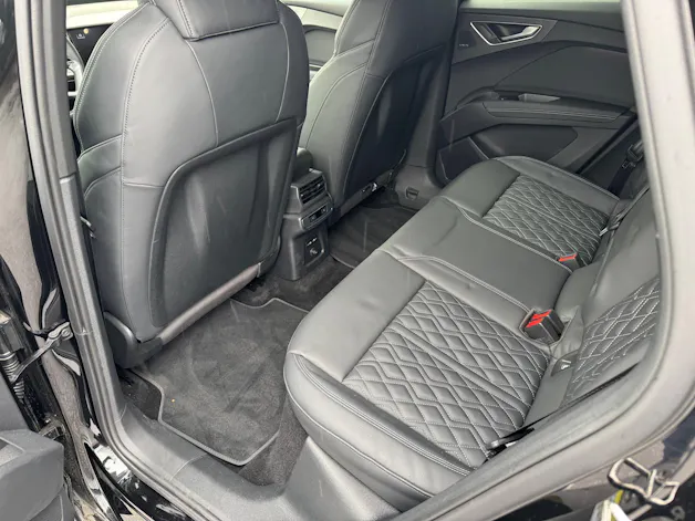 Audi Q4 e-tron 55 quattro Sportback S-line Black Edition Plus / 340 PS
