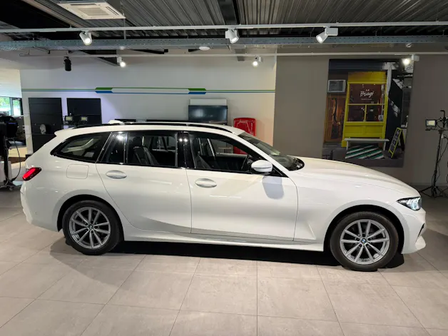 BMW 320d xDrive 48V Touring Steptronic