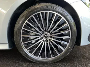 Mercedes-Benz E 300 e 9G-Tronic