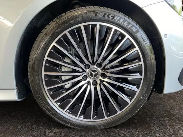 Mercedes-Benz E 300 e 9G-Tronic