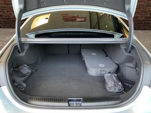 Mercedes-Benz E 300 e 9G-Tronic