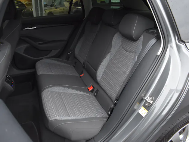 Škoda Superb Combi 2.0 TDi Selection 4x4 DSG