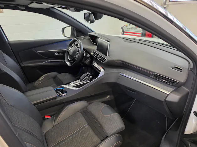 Peugeot 5008 1.5 BlueHDi GT Line EAT 7 Sitzplätze