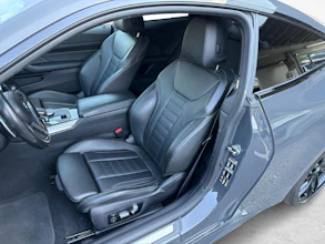 https://vehicle.imgix.net/4315062/8bd87953-20e8-43b3-882c-acd8f0360c98.jpg