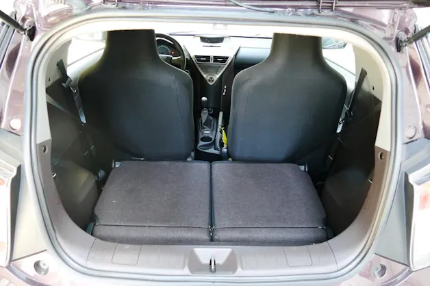 Toyota iQ 1.4 D-4D Linea Sol