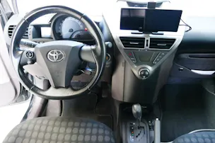Toyota iQ 1.33 VVT-i Q3 MiD