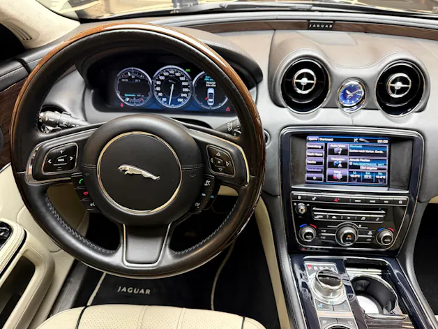 Jaguar XJ 3.0 V6 S/C Premium Luxury AWD