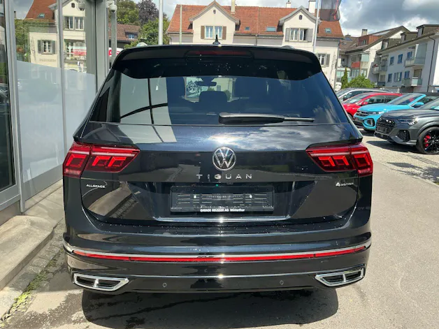 VW Tiguan Allspace R-LINE 4 MOTION *** PANORAMAGLASDACH & ANHÄNGEKUPPLUNG ***