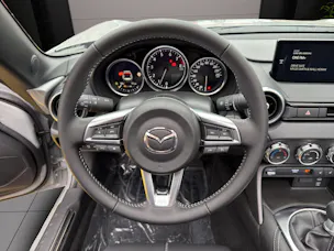 Mazda MX-5 RF Skyactiv-G 132 Exclusive-line