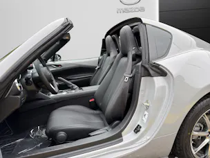 Mazda MX-5 RF Skyactiv-G 132 Exclusive-line